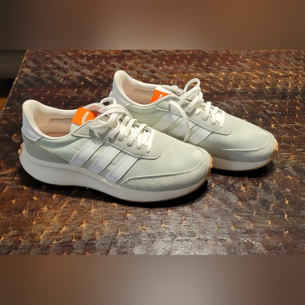 Adidas Womens Green Running Shoes Size 9.5 Medium (B, M)